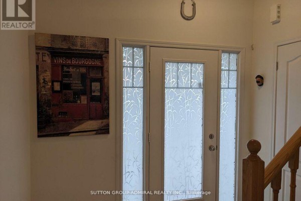 Living room - 31 Sandhill Crane Drive, Wasaga Beach, ON L9Z0J2 Photo 2