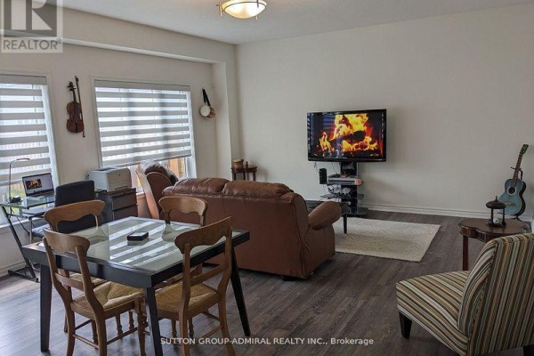 Dining room - 31 Sandhill Crane Drive, Wasaga Beach, ON L9Z0J2 Photo 3