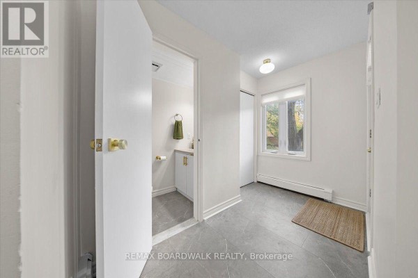 Bathroom - 31 Sheba Private, Ottawa, ON K1K4K8 Photo 4