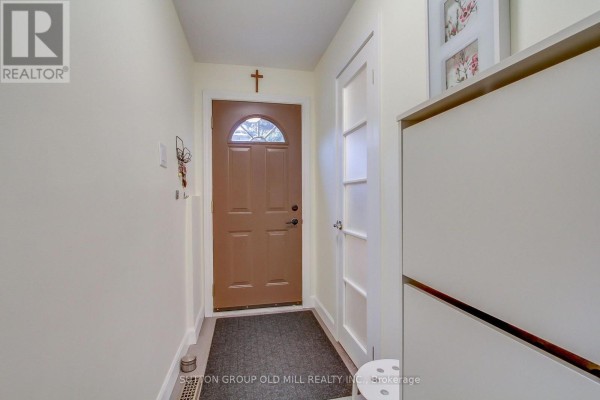 Kitchen - 31 Silver Shadow Path, Toronto, ON M9C4Y2 Photo 3