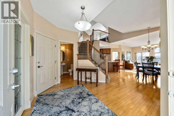 Living room - 31 Springbank Terrace Sw, Calgary, AB T3H4S8 Photo 3