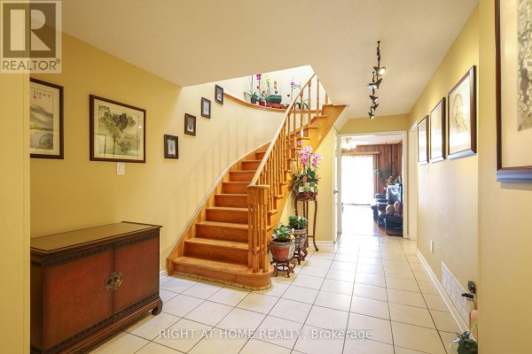 Family room - 31 Stargell Crescent, Markham, ON L3P4J7 Photo 4