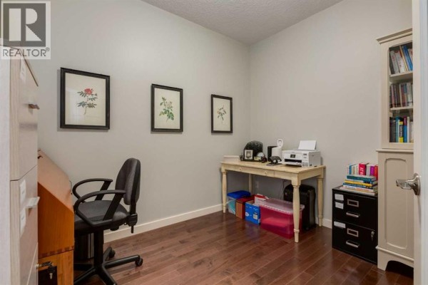 Office - 31 Sunrise Terrace, Cochrane, AB T4C0V3 Photo 4