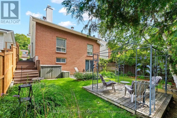 Backyard with gazebo and deck - 31 Tamblyn Crescent Ottawa