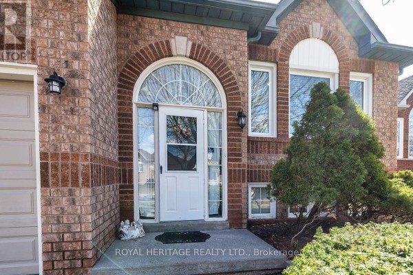 Foyer - 31 Thames Drive N, Whitby, ON L1R2M2 Photo 4
