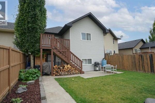 Kitchen - 31 Vickers Close, Red Deer, AB T4R0E6 Photo 3