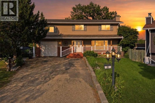 31 Willow Crescent, Lacombe, AB, photo 2