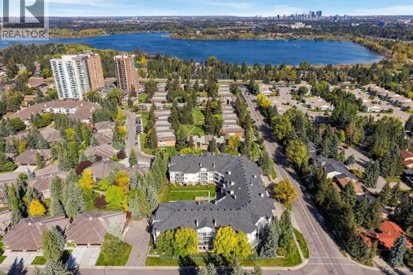 4pc Bathroom - 310, 9449 19 Street Sw, Calgary, AB T2V5J8 Photo 2
