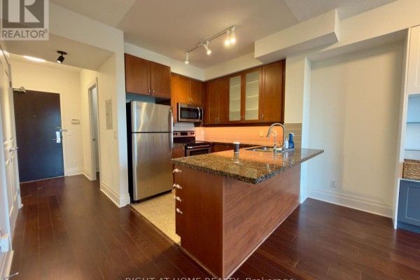 310 - 131 Upper Duke Crescent, Markham, ON L6G0C9 Photo 2