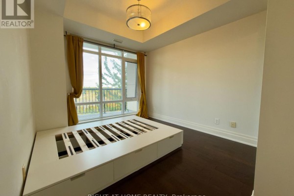 310 - 131 Upper Duke Crescent, Markham, ON L6G0C9 Photo 4