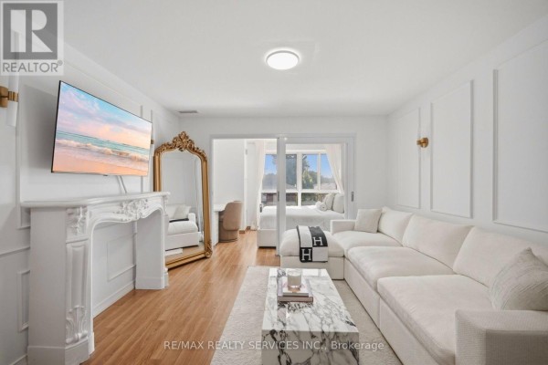310 - 15 Maplewood Avenue, Toronto, ON, photo 2