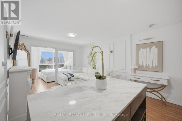 310 - 15 Maplewood Avenue, Toronto, ON, photo 3
