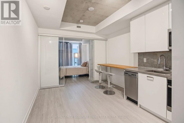 Kitchen - 310 - 195 Mccaul Street, Toronto, ON M5T1W6 Photo 3