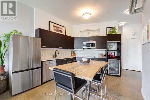Bedroom 2 - 310 - 549 King Street E, Toronto, ON M5A1M5 Photo 5