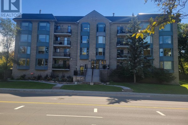 310 - 85 Wellington Street W, Aurora