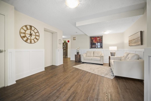 310 1280 Fir Street, White Rock, BC V4B4B1 Photo 4