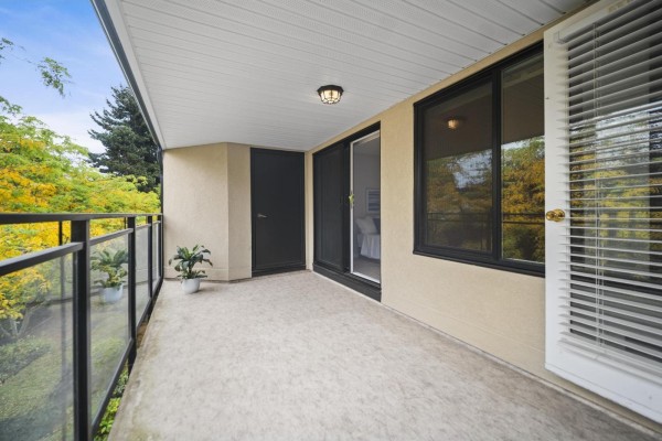 310 1280 Fir Street, White Rock, BC V4B4B1 Photo 5