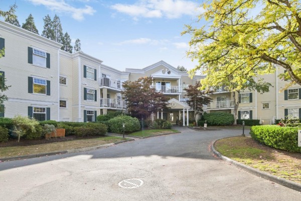 310 16065 83 Avenue, Surrey, BC V4N0N2 Photo 2