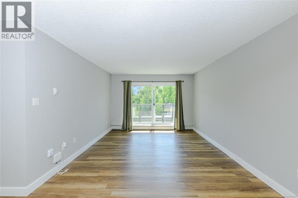 Kitchen - 310 218 Bayview Ave, Ladysmith, BC V9G1S8 Photo 4