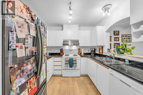 310 2990 Princess Crescent, Coquitlam, BC V3B7R3 Photo 4