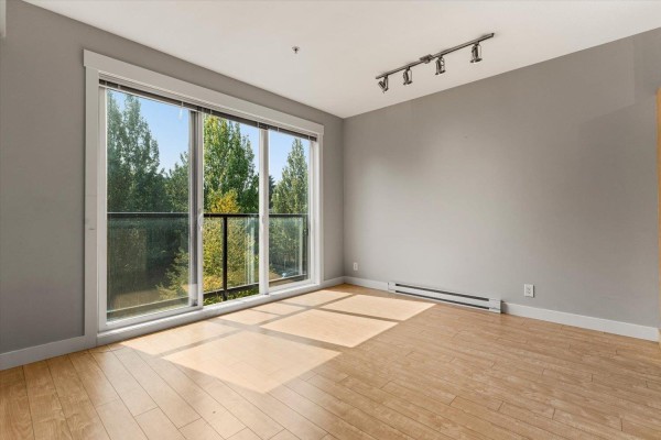310 33539 Holland Avenue, Abbotsford, BC V2S0C6 Photo 4