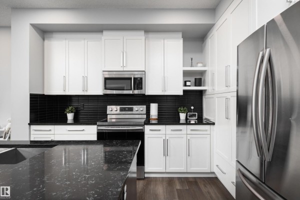Kitchen - 310 41 St Sw, Edmonton, AB T6X2L8 Photo 3