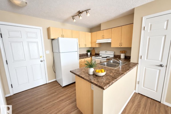 Dining room - #310 42 Summerwood Bv, Sherwood Park, AB T8H0C3 Photo 2
