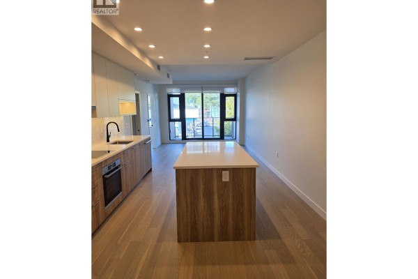 310 8398 Oak Street, Vancouver, BC V6P0L9 Photo 2