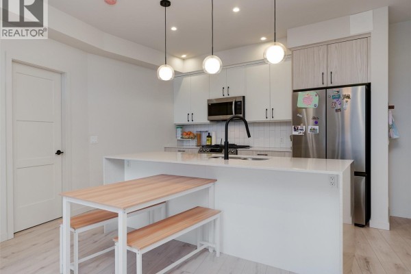Kitchen - 310 958 Pharoah Mews, Langford, BC V9B7A1 Photo 5