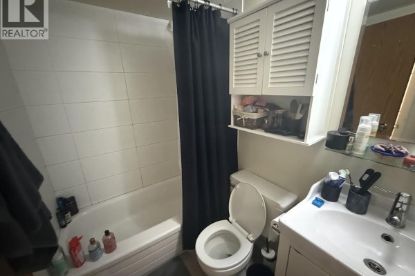 310 9867 Manchester Drive, Burnaby, BC V3N4P6 Photo 4
