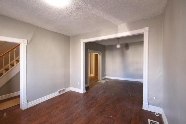 Primary Bedroom - 310 Boyd Avenue, Winnipeg, MB R2W1P2 Photo 4
