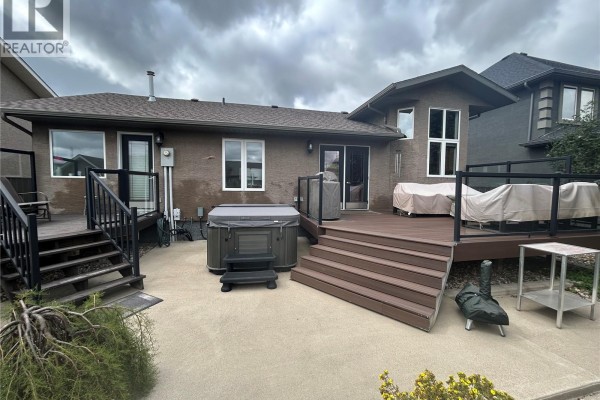 Living room - 310 Brooks Road, Estevan, SK S4A2X2 Photo 2