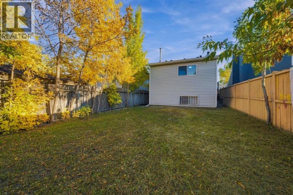 Primary Bedroom - 310 Castleridge Drive Ne, Calgary, AB T3J3C4 Photo 5