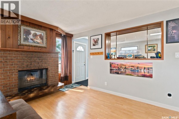 Kitchen - 310 Douglas Crescent, Saskatoon, SK S7L4T4 Photo 3