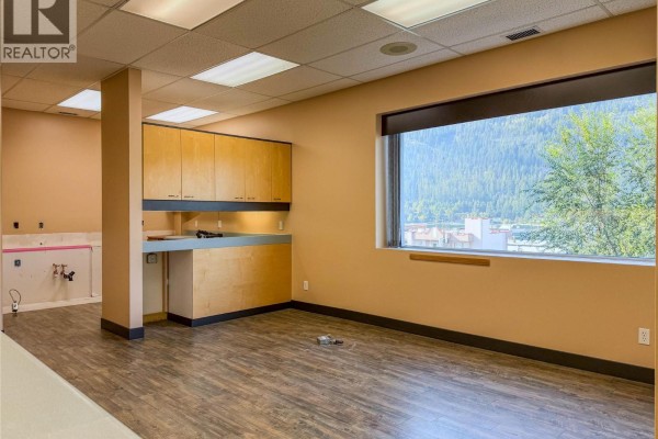 310 Hall Street, Nelson, BC V1L4E9 Photo 5