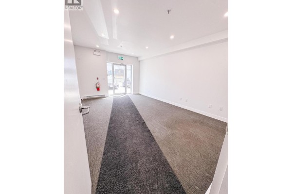 310 Hiram Walker Court Unit# 106, Kelowna, BC V4V2L7 Photo 5