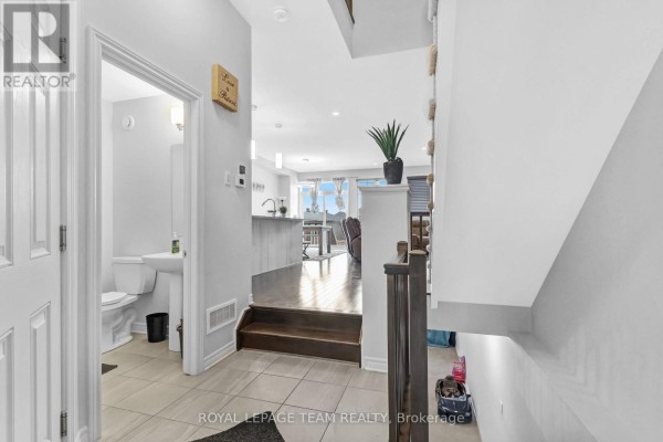 310 Kanashtage Terrace, Ottawa, ON, photo 3