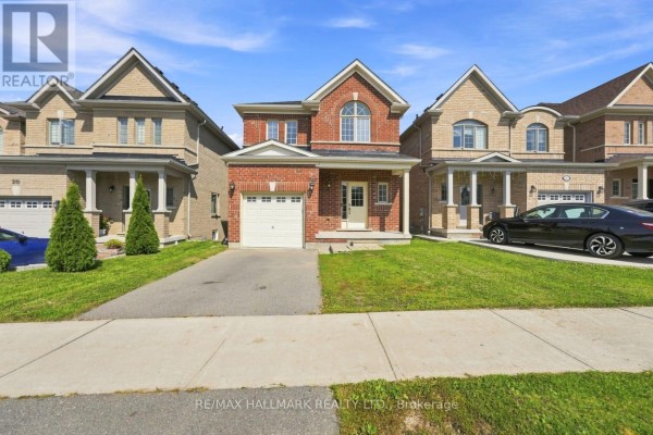 310 Miller Park Avenue, Bradford West Gwillimbury, ON L3Z0X8 Photo 2