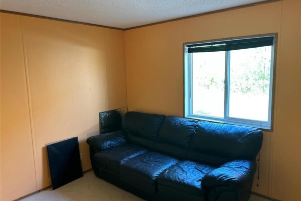 Living room - 310 Queens Road E, Plumas, MB R0J1P0 Photo 4