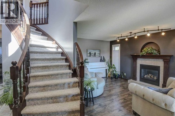 310 Springs Place Se, Airdrie, AB, photo 2