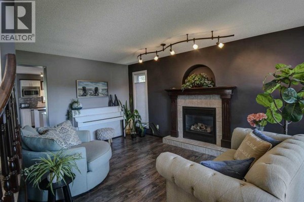 310 Springs Place Se, Airdrie, AB, photo 3