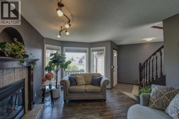 Family room - 310 Springs Place Se, Airdrie, AB T4A2C7 Photo 5