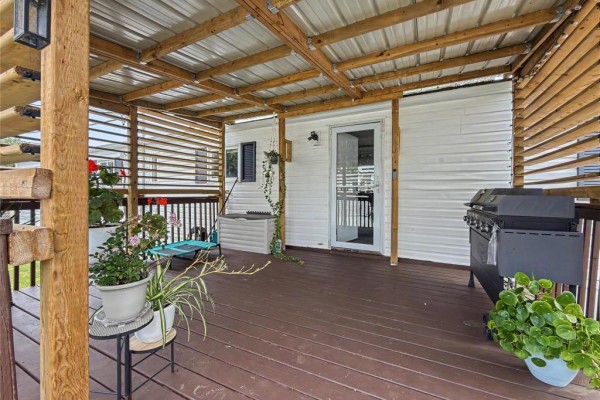310 Taylor Bay, Brandon, MB R7C0A4 Photo 4