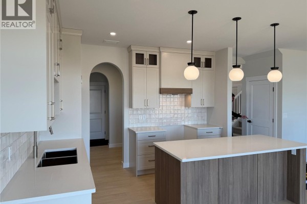 310 Traeger Manor, Saskatoon, SK, photo 2