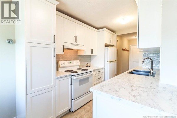 Living room - 310 Woodward Unit# 909, Saint John, NB E2K2L1 Photo 5