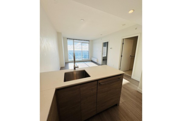 3102 13615 Fraser Highway, Surrey, BC V3T2V6 Photo 5