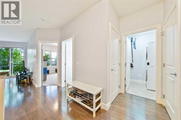 Foyer - 3104, 15 Sunset Square, Cochrane, AB T4C0E7 Photo 5