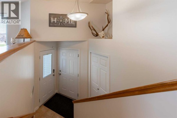 Living room - 3104 22 Street, Coaldale, AB T1H0B8 Photo 5