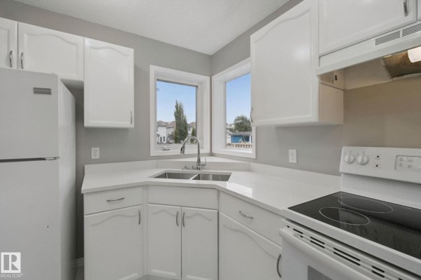 Primary Bedroom - 3104 32 Av Nw, Edmonton, AB T6T1X3 Photo 5