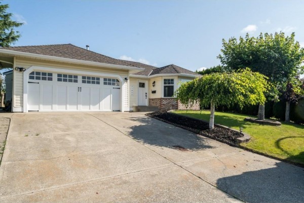 31043 Upper Maclure Road, Abbotsford, BC V2T5J5 Photo 2
